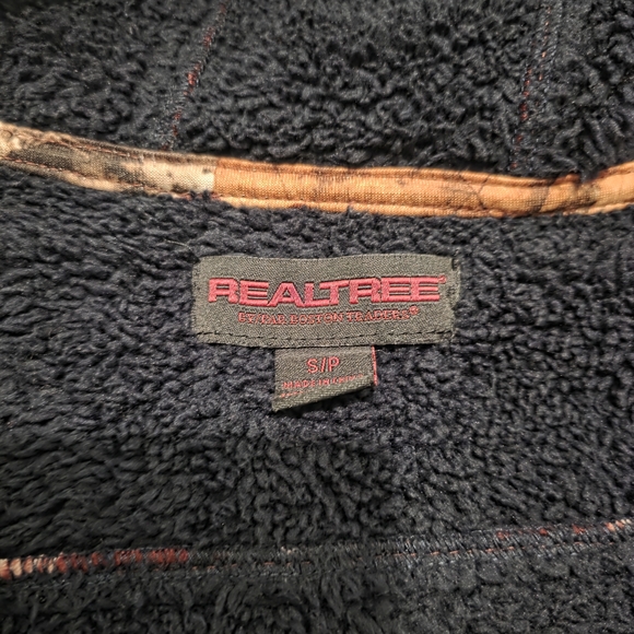 Realtree Maroon and Navy Plaid Jacket - Picture 8 of 8